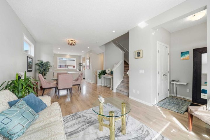 8112 Masters Boulevard SE photo 2