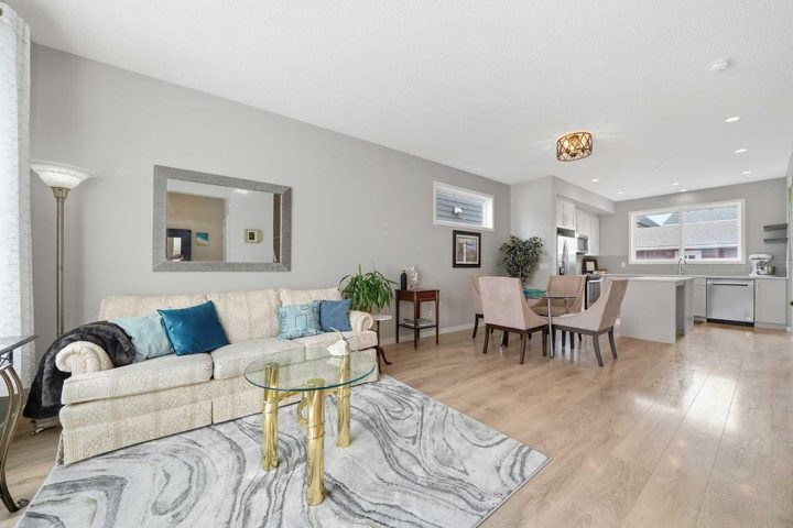 8112 Masters Boulevard SE photo 3