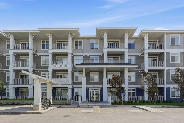 114, 300 Auburn Meadows Common SE photo 2