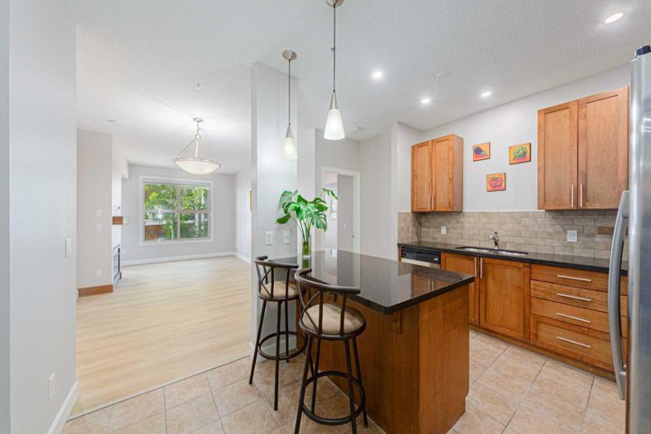322, 88 Arbour Lake Road NW photo 4