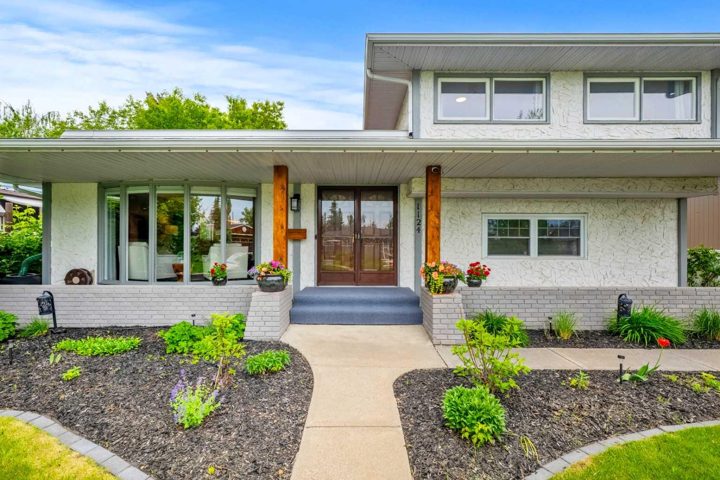 1124 Lake Wapta Way SE photo 4