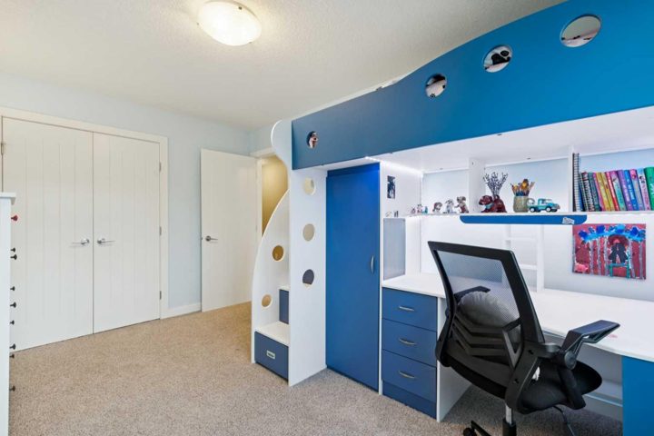 52 Marquis Crescent SE photo 5