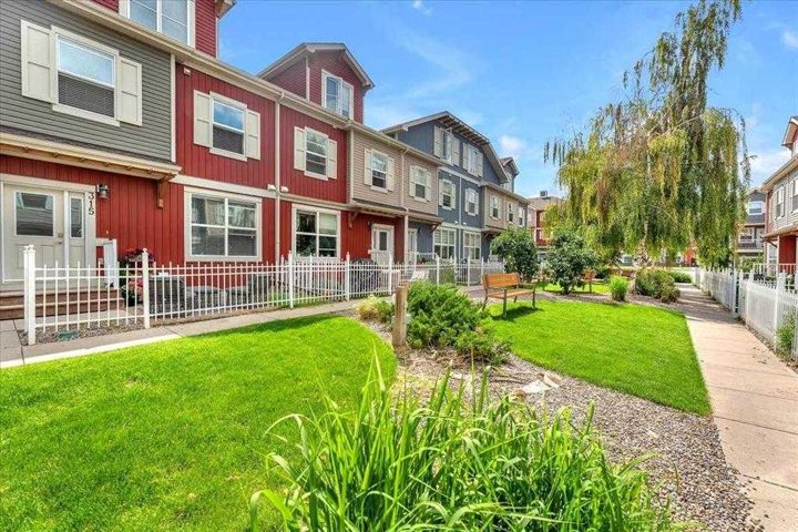 315, 10 Auburn Bay Avenue SE photo 2