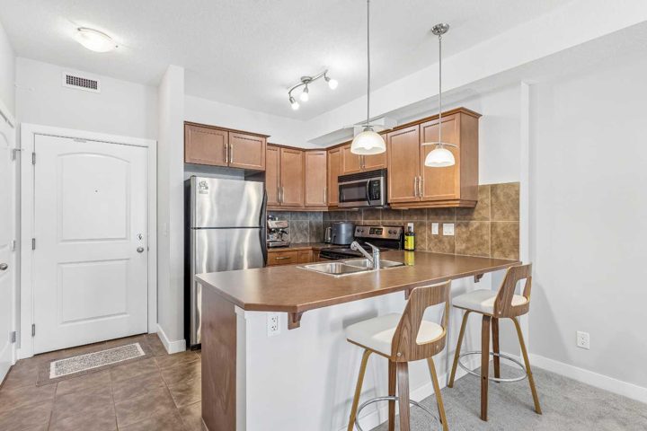 306, 15304 Bannister Road SE photo 4