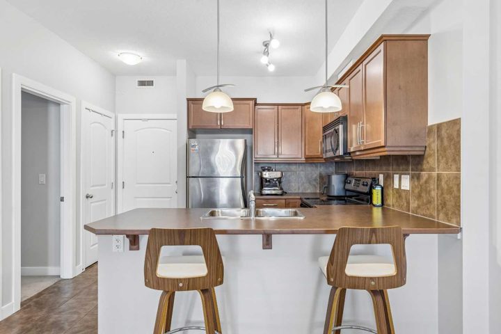 306, 15304 Bannister Road SE photo 5