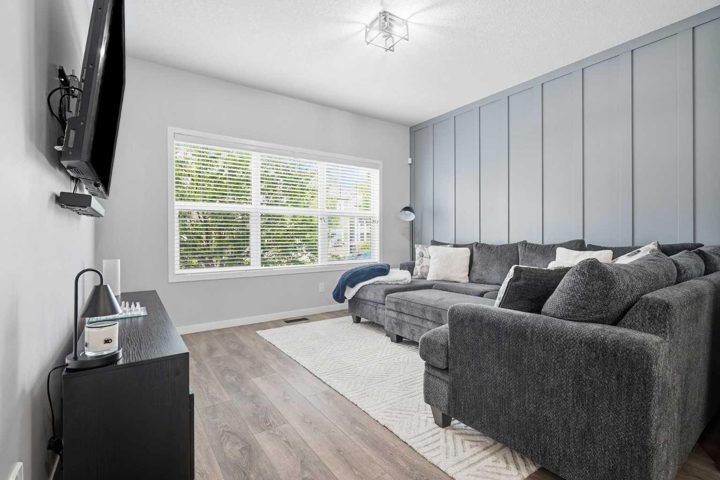 72 Masters Manor SE photo 5